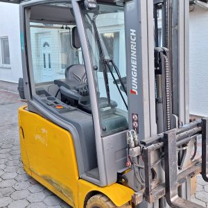Čelni električni viličar JUNGHEINRICH EFG 220 - VILRAB425